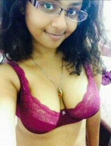 கொழுத முலைகள் இவளுக்கு