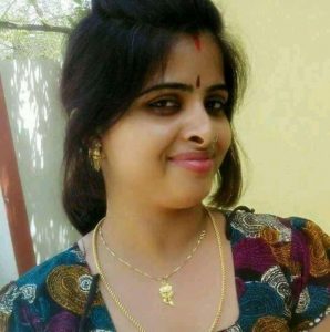 செல்பி எடுத்த மாமிகள்
