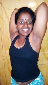 கைகளை தூக்கி அந்தரங்கம்