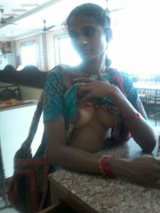 முலை தூக்கி காண்பித்தால்