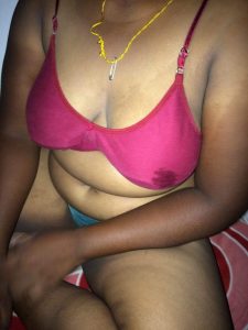 ஈரம் ஆன முலைகள்