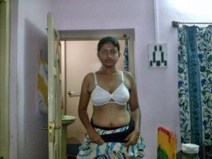 வெள்ளை நிறத்து ஆபாச பிரா