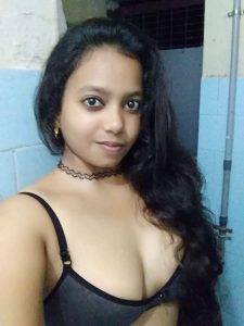 கருப்பு நிறத்து செக்ஸ்ய் பிரா