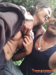 இறுக்கி அணைத்த முத்தம்