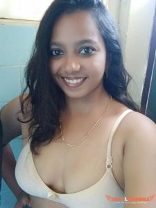 வெள்ளை நிறத்து பிரா