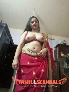 சிவப்பு சாரி அழகி