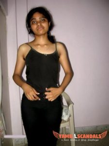 செக்ஸியான இளம் பதுமை