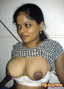 பழுத்த மாம் பழ முலை