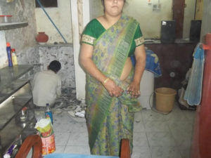 லட்சணமான ஆண்ட்டி