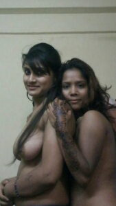 சூத்து அடிக்கும் தோழி