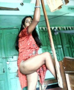 கால் தூக்கி நிற்கும் மல்லு