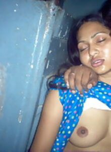 தமிழ் வில்லேஜ் கேர்ள் பூப்ஸ்