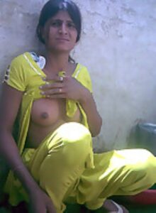 வில்லேஜ் கேர்ள் முலை