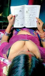 சாறு நிறைந்த மார்பகம் கொண்ட ஆண்டி