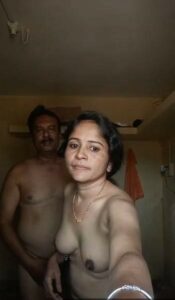 தமிழ் நியூட் செல்பி போட்டோ