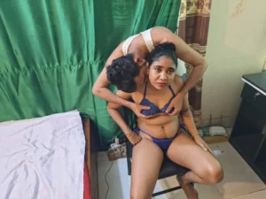 ஆண்டி இரு மலையை பிசையும் வீடியோ