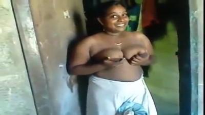 கிராமத்து பால்கார தேவிடியா ஆன்டி மேட்டர் போடுகிறாள்