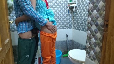 பாத்ரூம் கழுவ வந்த அன்னிய ஓத்துஎடுத்த கொழுந்தன்