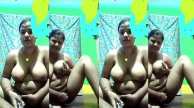 லைவ் வீடியோ காலில் ஷாம்பூ பாட்டில் சுயஇன்பம்