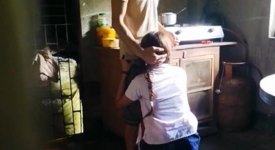 18வயது டீனேஜ் விர்ஜின் தங்கை கிட்சன் ரூம் செக்ஸ்