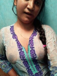 ஈரமான பூப்ஸ் போட்டோ