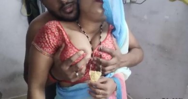 அண்ணி பூப்ஸ் பிசைந்து பால் கறக்க முயற்சித்தேன்
