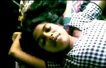 தங்கை ஆடை மாற்றி நிர்வாண ஆபாச படம்