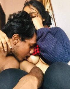 தமிழ் ஆன்டி பூப்ஸ் சப்பும் போட்டோ