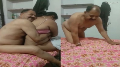 65வயது கிழட்டு மாமனாருடன் தேவிடியா மருமகள் செக்ஸ்