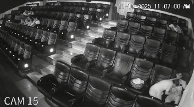 சினிமா திரையரங்கில் காதல் ஜோடி CCTV லீலைகள்