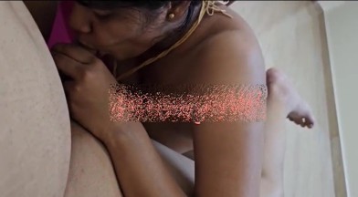 நண்பன் மனைவி தாலியை கழட்டாமல் சோபாவில் ஓத்தேன்