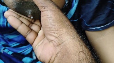 அன்னி நைட்டி மேல் ஜிப்பை கழட்டி காய் அடித்தேன்