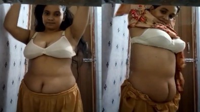 சென்னை சித்தி சுடிதார் கழட்டி காமத்தை தூண்டுகிறாள்