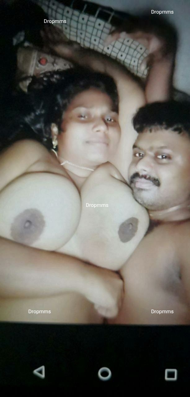 செக்ஸ்யி ஆண்டியின் தரமான மார்பக பகுதி