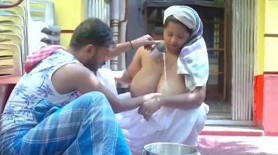 பால்காரன் கேரளா ஆன்டி முலையில் பால் ஊற்றி செக்ஸ்